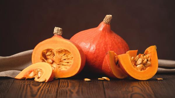 La calabaza japonesa que parece una bombilla y sabe a castaña se cultiva en un pequeño pueblo de Madrid - El potimarrón tiene forma de bombilla y un sabor que recuerda a la castaña