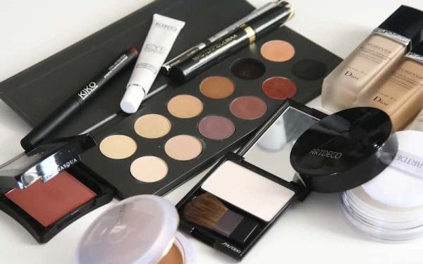 Productos derivados del petróleo - Productos de belleza